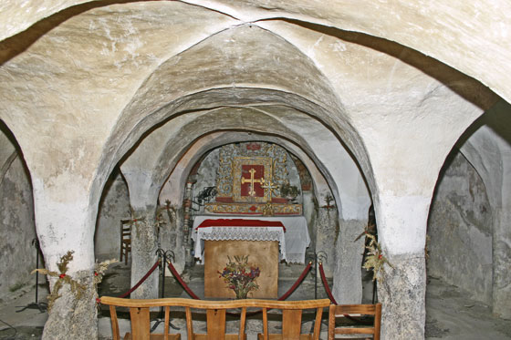 La crypte de l'église de Saint-Dalmas