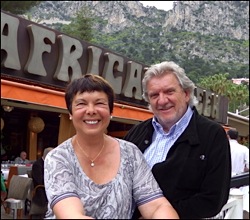 Beaulieu sur Mer Le Restaurant L’African Queen fête ses 45 ans ::Annie et Gilbert Vissian devant leur restaurant. african-queen