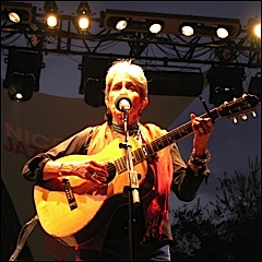 Monaco Joan Baez en concert au Grimaldi Forum::(photo Joan Baez au Nice Jazz Festival Juillet 2008) © Nice RendezVous joan-baez