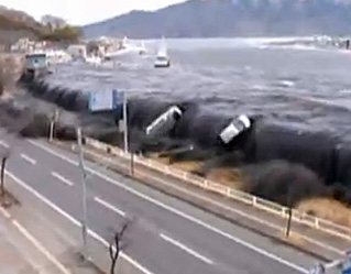http://www.nicerendezvous.com/car/images/stories/actualites2/tsunami-japon.jpg