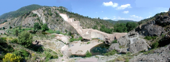 Fréjus : ruines du barrage de Malpasset