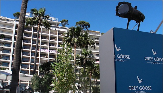 cannes-carre-vip-grey-goose