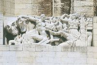 nice-bas-relief-monument-aux-morts
