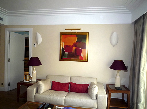 Hôtel Le Mas Candille le salon de la nouvelle suite Cyprès mas-candille-mougins