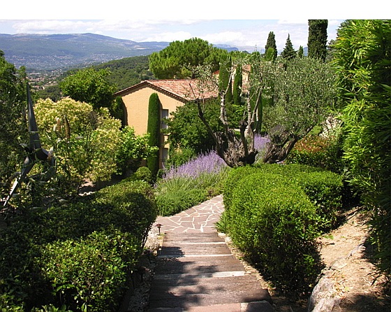 Le Mas Candille et ses jardins aux essences méditerranéennes mougins hotel-mas-candille