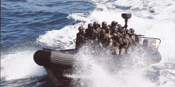 embarcation de transport de commandos de marines etraco