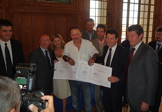 Jean-Louis Lautard obtient quatre médailles au Concours Général Agricole pour ses miels. miel-lautard