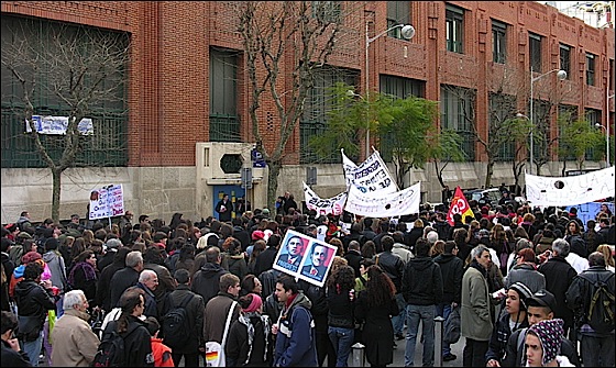 Manifestation bon enfant des enseignants et étudiants à Nice