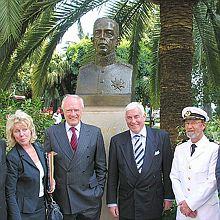 NICE SUÈDE Dévoilement du buste du roi Gustave V grand ami de la Côte d’Azur 