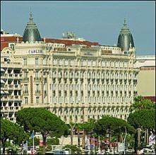 SHOPPING à CANNES près de NICE 65 Croisette Enseignes de luxe entre Carlton et Martinez 