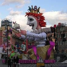 CARNAVAL de NICE 2010 : Roi de la Planète Bleue