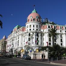 NICE le Tram sur la Promenade des Anglais en question