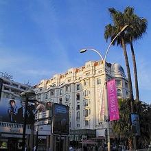 Croisette à Cannes l'affichage du festival doit être maîtrisé