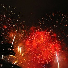 NICE, CANNES, MENTON, Riviera Côte d'Azur en Feu d'artifice ce 14 juillet 2009