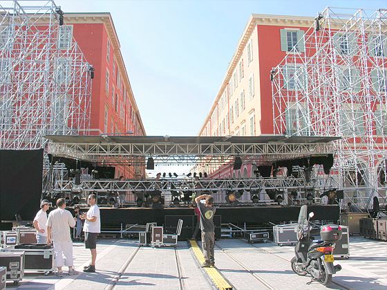 place-massena-podium