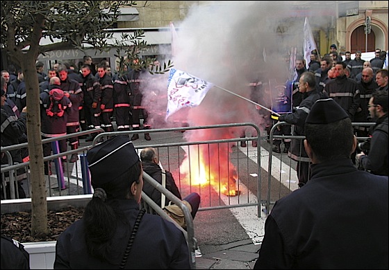 pompier-manif