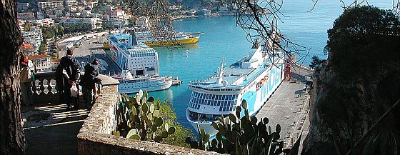 Le port de Nice complet pour le jour de l'an port-de-nice