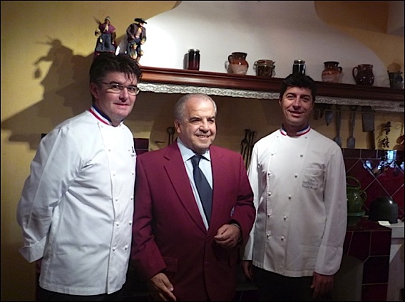 Grand Hôtel du Cap Ferrat Dîner d’Épicure Didier Aniès et chefs MOF Fondation Escoffier::Les MOF Didier Aniès (Grand Hôtel du Cap Ferrat) et Yannick Franques (Château Saint Martin) accueillis par Michel Bourdin, conservateur du musée Escoffier anies-franques-bourdin-lg