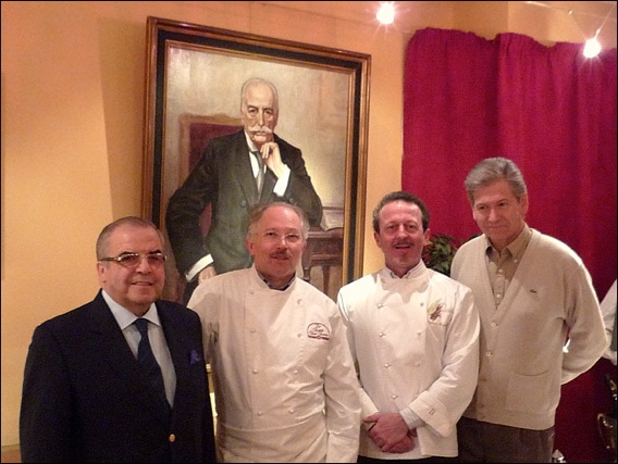 Présentation du Dîner d'Épicure chez stéphane Raimbault au musée Escoffier::Michel Bourdin, conservateur du musée Escoffier, Jacques Chibois La Bastide Saint Antoine, Stéphane Raimbault L'Oasis, Michel Escoffier, président de la Fondation Escoffier diner-epicure-oasis