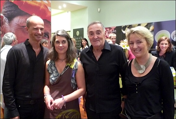 Nice Inauguration de la boutique Le Palais des Thés::François-Xavier Delmas, PDG du groupe, Natalie Villacampa, responsable de la boutique, Auguste Vérola, adjoint au maire de Nice, Christine Delétrée, responsable de réseau.<br /> palais-thes-lg2