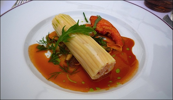 Guillaume Anor, chef du restaurant gastronomique La Passagère Hôtel Belles Rives::« Cannelloni de homard, sauce coraillée, coquillages et jus de crustacés » passagere-anor-lg1