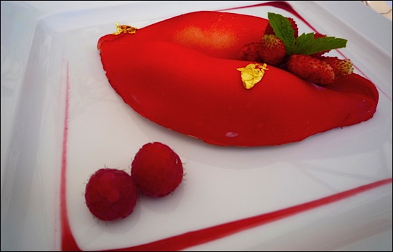 Jean-Michel Llorca chef pâtissier Groupe Belles Rives::« Bouche glacée façon cheese-cake, framboises fraîches » passagere-anor-lg3