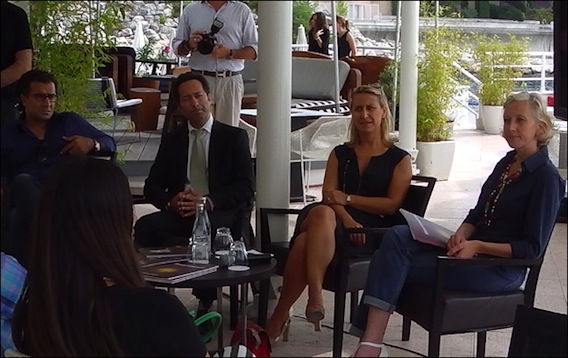 Monaco Exposition Ahmet Günestekin à la Galerie Marlborough::de g. à dr. : Ahmet Günestekin, X, Véronique de Lavenne, directrice de la Galerie Marlborough Monaco, Stéphanie Pioda, historienne de l’art lors de la rencontre au Méridien Beach Plaza. ahmet-gunestekin-lg1