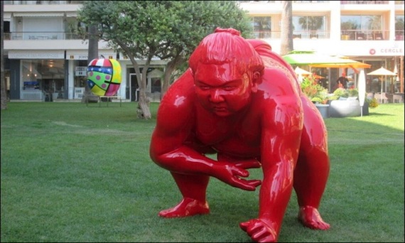 Cannes La Galerie Bartoux expose dans les jardins du Grand Hôtel::Sumo d'Alexandra Gestin. bartoux-sumo