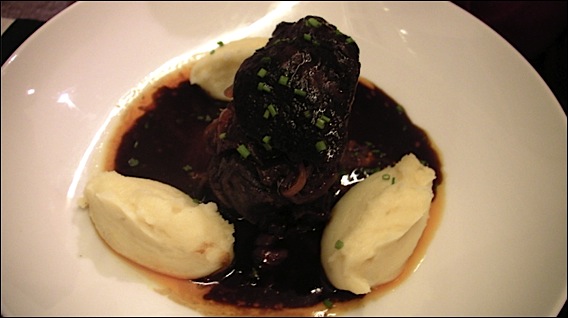 Le Cannet Le Bistrot Saint Sauveur Claude Sutter::Timbale de joues de boeuf en miroton, pomme purée bistrot-saint-sauveur-lg4