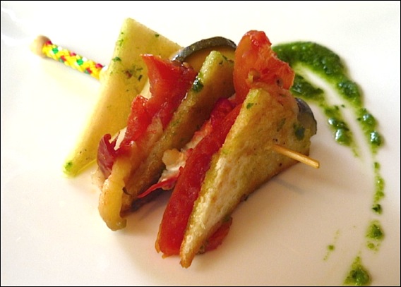 Le Candille restaurant gastronomique Mougins :: Club sandwich de homard bayaldi de tomate, courgette et aubergine, trait de pistou. candille-2011-lg2