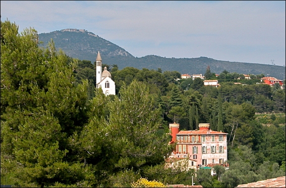 Château de Bellet ::Château de Bellet sur les collines de Nice chateau-bellet-nice