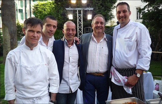 Cannes Présentation des Étoiles de Mougins au Grand Hôtel::l'équipe du Grand Hôtel de Cannes accueille les chefs de l'hôtel du Cap Eden Roc. edm-2014-presentation-lg3
