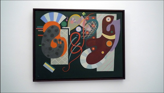 Saint Paul de Vence Exposition Face à l’oeuvre à la Fondation Maeght Anniversaire des 50 ans::Vassily Kandinsky, Le Noeud rouge, 1936. Huile sur toile, 89 X 116 cm. face-a-loeuvre-kandinsky
