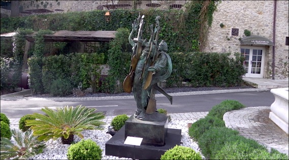 Mougins Exposition Monumental, l’Art dans la rue::Arman - À Marienbad (Diane et Actéon) - Bronze - 1987 mougins-monumental-lg2