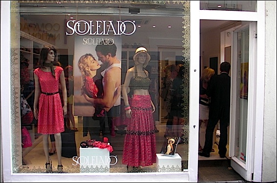 Inauguration de la boutique Souleiado d'Antibes, marque de prêt à porter provençale::60 rue de la République, à l’angle de la rue James Close. souleiado-antibes-boutique-lg3