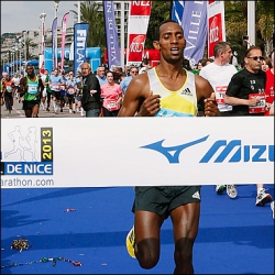 SEFIR Dino vainqueur-semi-marathon-nice-sq