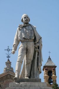 nice-gros-plan-statue-garibaldi