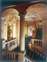 nice-lascaris-escalier