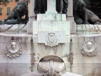 nice-statue-garibaldi-detail