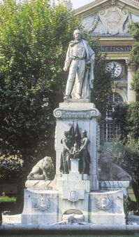 nice-statue-garibaldi